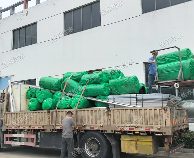 箱泵一体化保温水箱装车发货